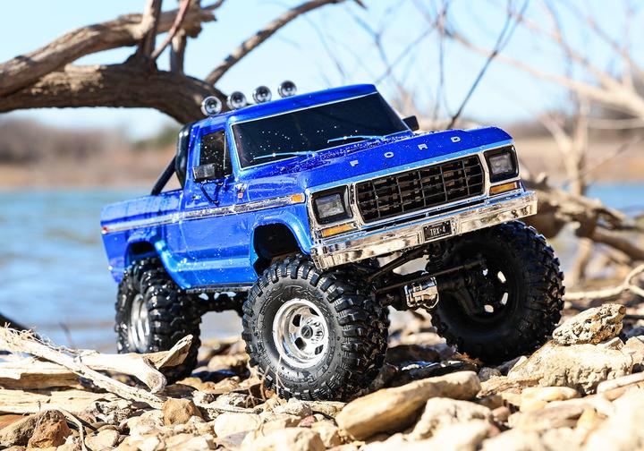 Immagine prodotto Traxxas TRX-4 79 Ford F150 High-Trail 1/10 Crawler RTR blu spazzolato, senza batteria e caricatore (RTR pronto all'uso)