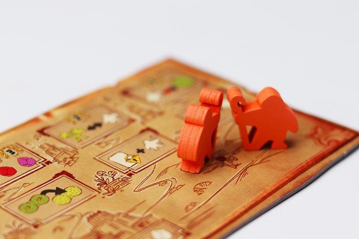 Actual product image Iello Connoisseur game Ishtar (German)
