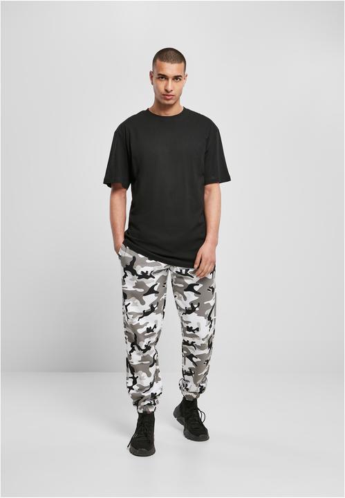 Actual product image Urban Classics Basic Camo Sweatpants 2.0 - 15327 (S)
