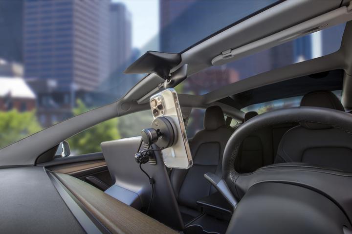 Actual product image Scosche magicMOUNT ELITE CHARGE 3-in-1 - Innovative magnetic