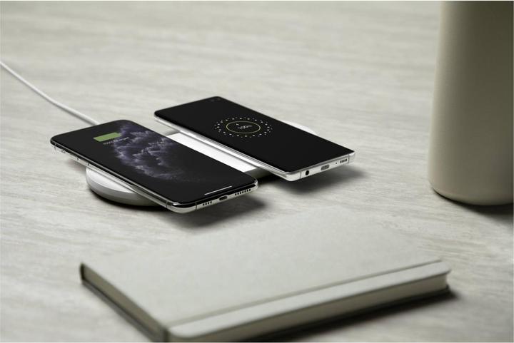 Produktbild Belkin Dual Wireless Charging Pad mit Netzteil (10 W)