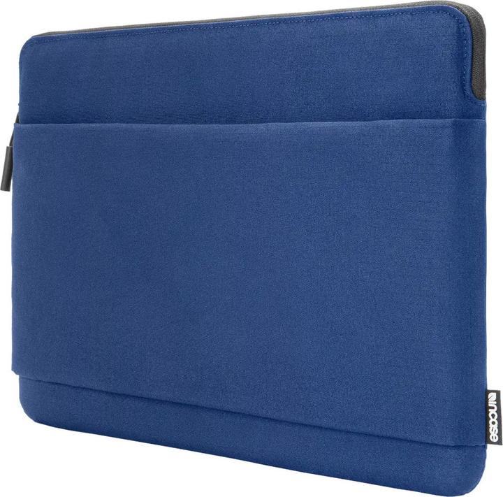 Actual product image Incase Go (16", Apple)