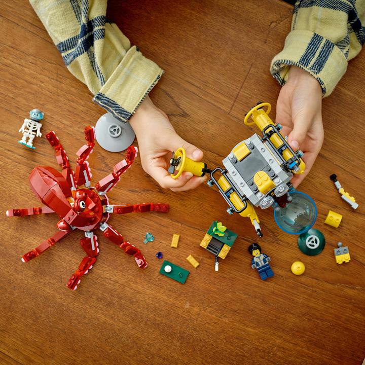 Actual product image LEGO Sunken Treasure Mission 31130 (31130, LEGO Creator 3-in-1)