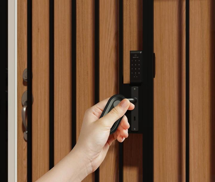 Actual product image Igloohome Keyfob Bluetooth