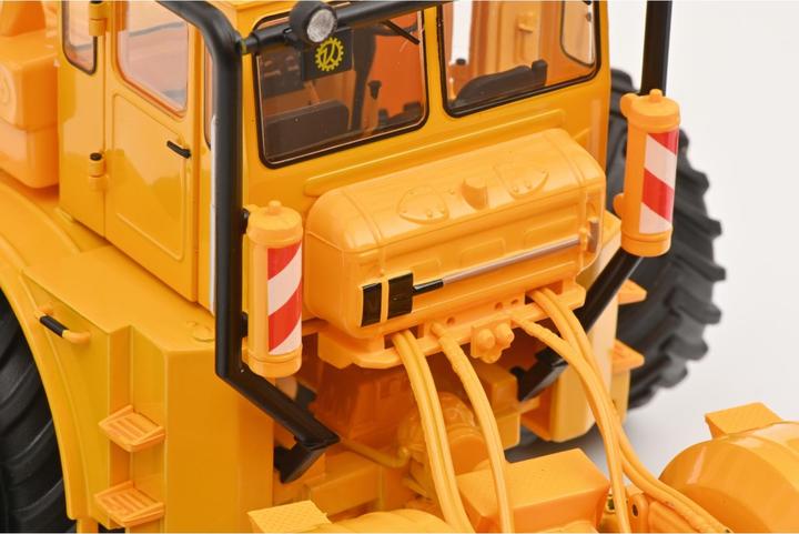 Produktbild Schuco Kirovets K700 Doppelb. 1:32