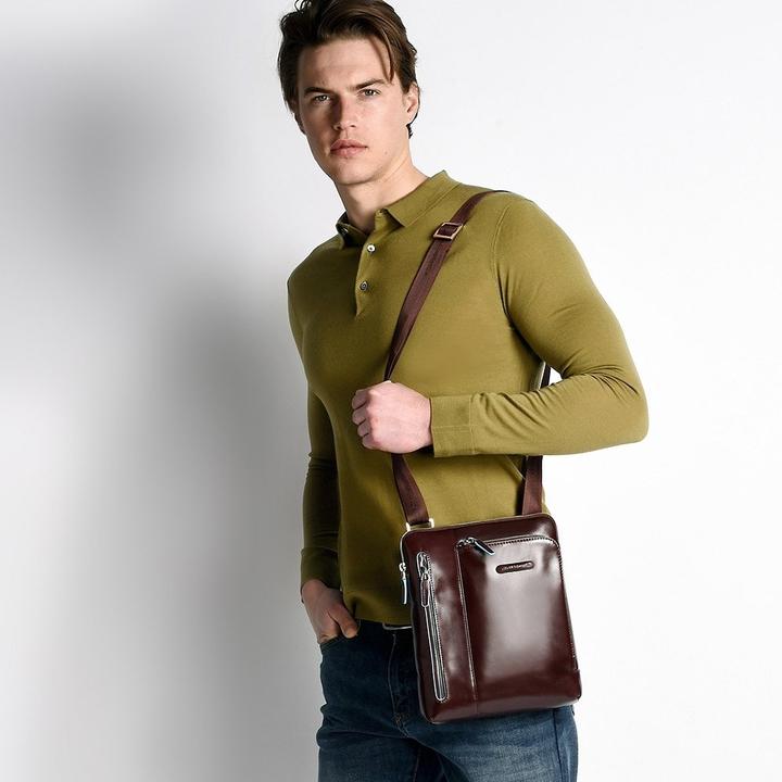 Actual product image Piquadro Blue Square – Umhängetasche mit doppelter Vortasche
