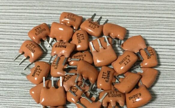 Produktbild OEM 6.000 Mhz Resonatorquartz mit Kondensatoren