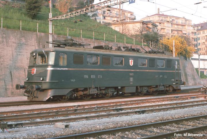 Produktbild Piko SBB Kantonslok Ae 6/6 11409 BASELLAND grün Ep. IV DC (Spur H0)