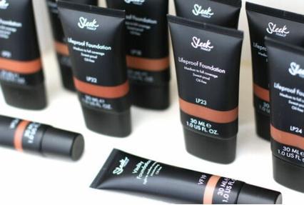 Produktbild Sleek MakeUP Lifeproof Foundation Medium To Full Coverage Sweat Proof Oil Free Lp07 30ml