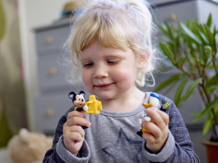 Produktbild LEGO Mickys Strandhaus (10827)