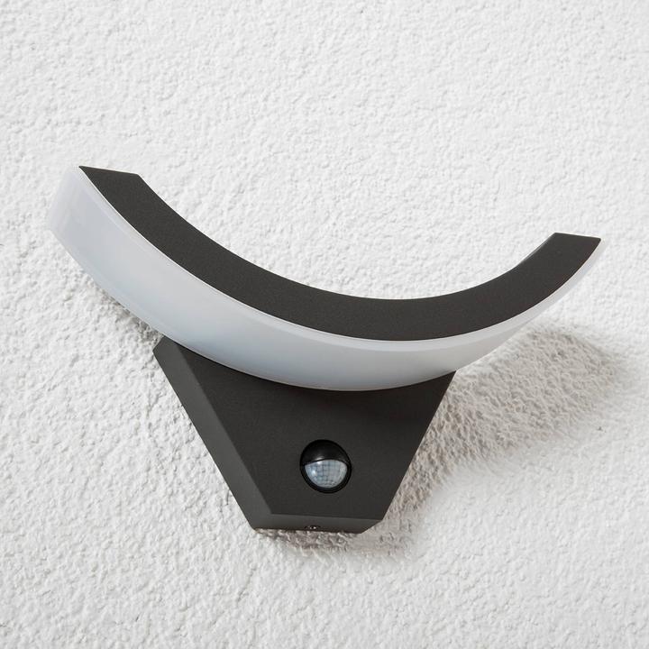 Actual product image Lucande Half (550 lm, IP54)