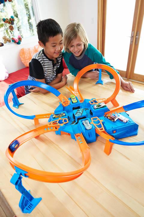 Produktbild Hot Wheels Criss Cross Crash
