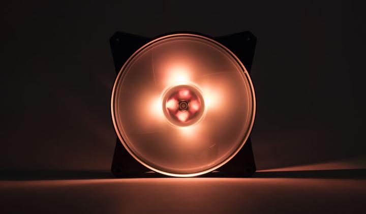 Immagine prodotto Cooler Master MasterFan Pro 140 Flusso d'aria RGB (140 mm, 1 x)