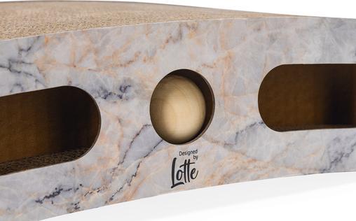 Actual product image Designed by Lotte Karton Kratzspielzeug Suvi (9 cm, Beige)